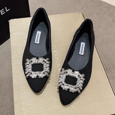 Женские туфли на плоской подошве с острым носком и декоративным носком. Лоферы-лодочки из плиссированной ткани. Женская обувь больших размеров.