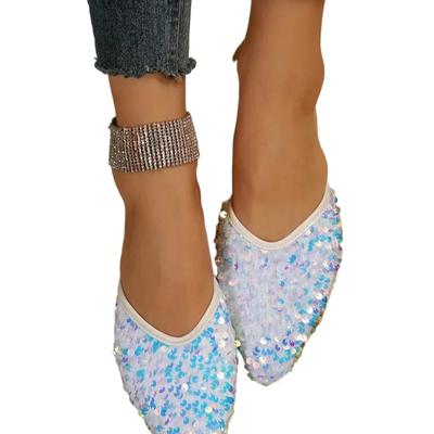 Мода 2024 года, новый летний стиль. Модные, удобные, повседневные и универсальные. Износостойкие тапочки и сандалии с блестками на плоской подошве.