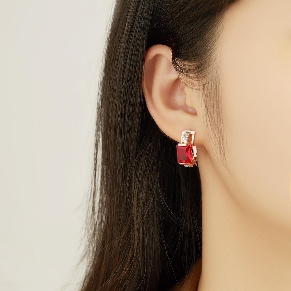 Женские серьги, цвета розовое золото камнем