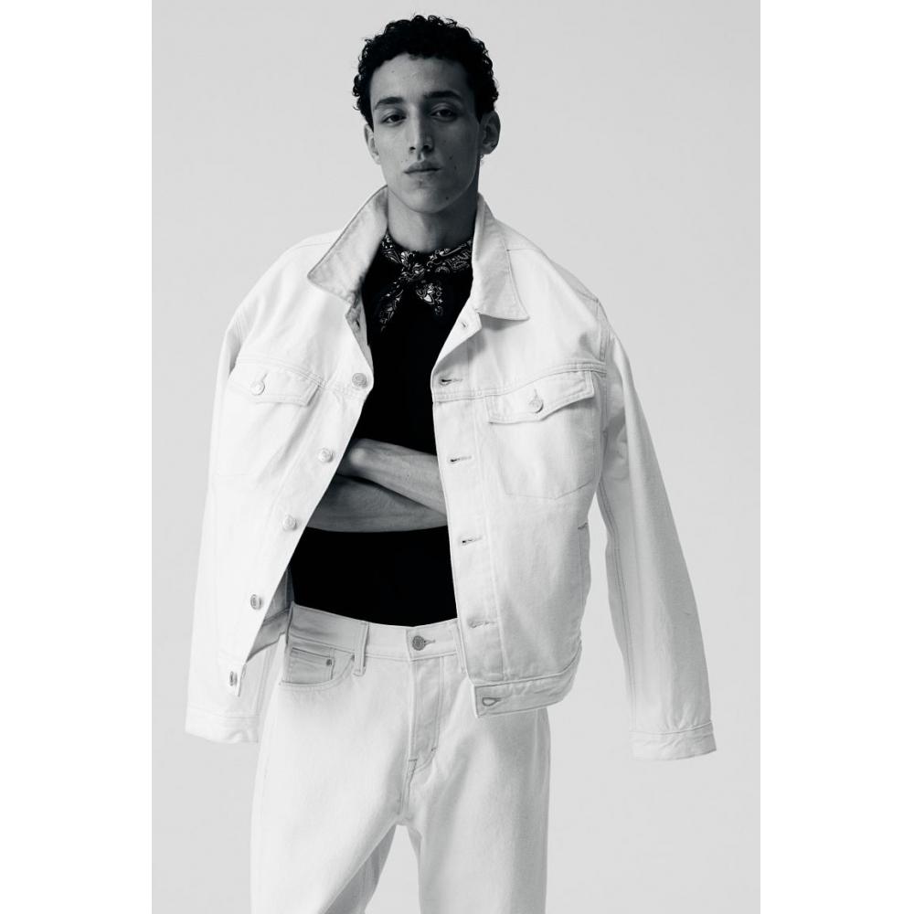 Джинсы H M свободного кроя белые