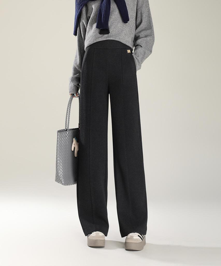 New High-Quality Velvet-Lined Straight-Leg Pants: Smooth, Petite, High-Waisted, and Slimming, Perfect for Women's Autumn Fashion.