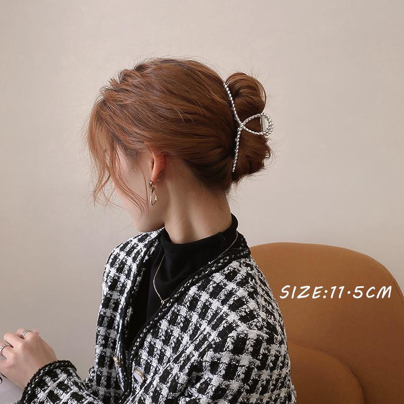 Elegant Korean Shark Metal Hairpin Clip for Stylish Hair