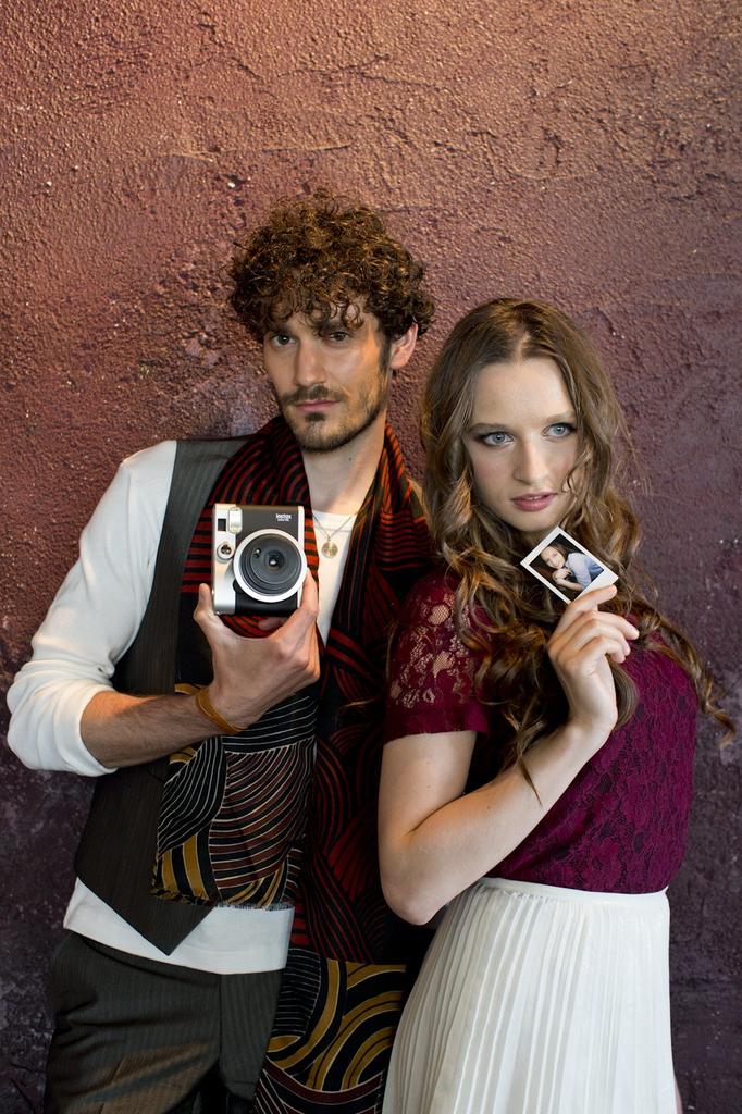 Фотоаппарат моментальной печати FUJIFILM Instax Mini 90 Neo Classic Black INS MINI 90 NC