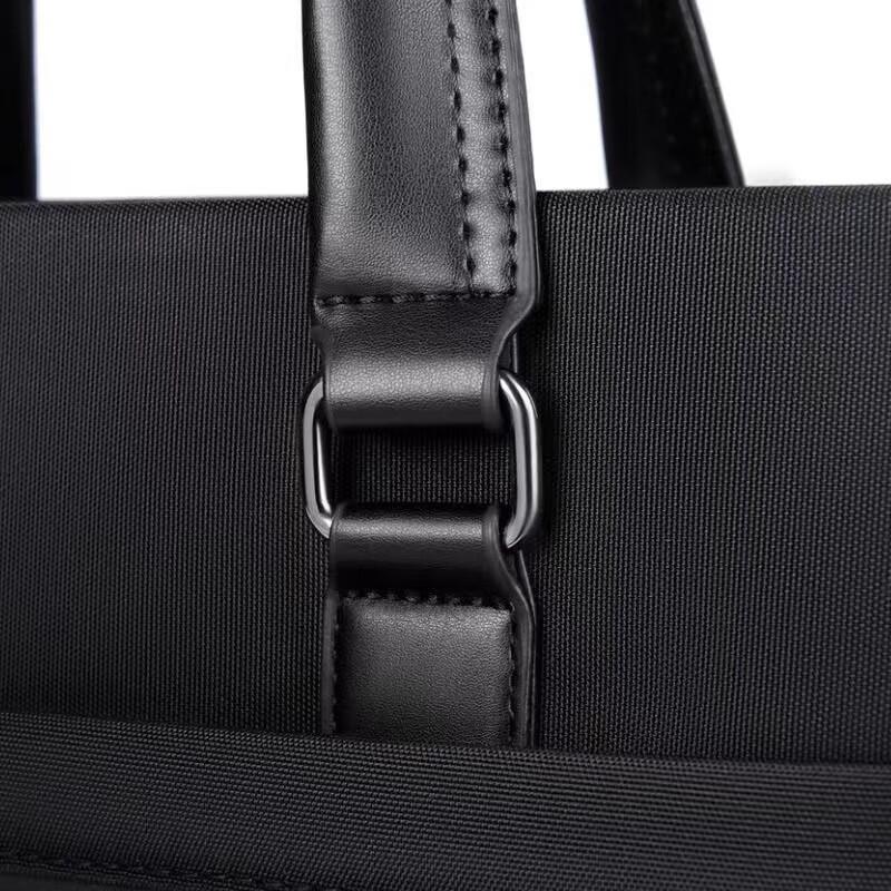 Мужской деловой портфель для ноутбука