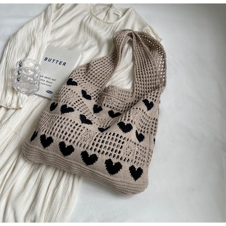 Вязаная сумка-тоут с вырезом в форме сердца для женщин 2024: Сумка большой вместимости, пляжная и для покупок