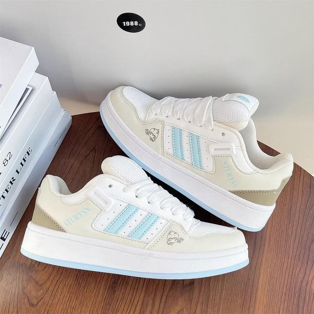 Нишевый дизайн милые туфли-хлебушки женские 2025 новые студенческие повседневные оригинальные модные трендовые корейская версия универсальные белые туфли