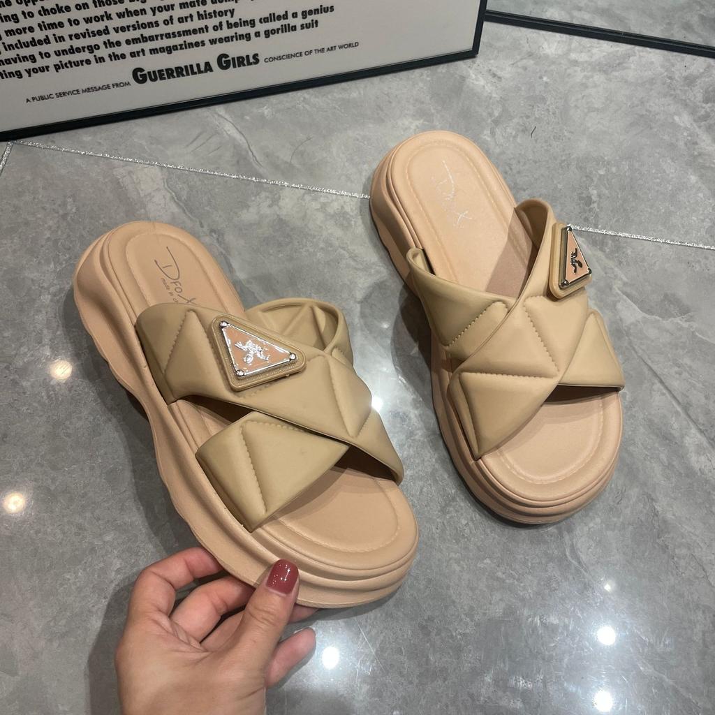 Перекрещенные тапочки женские новые летние персонализированные утолщенные однотонные сандалии с круглым носком, пропускающие воду носки однотонные плоские тапочки