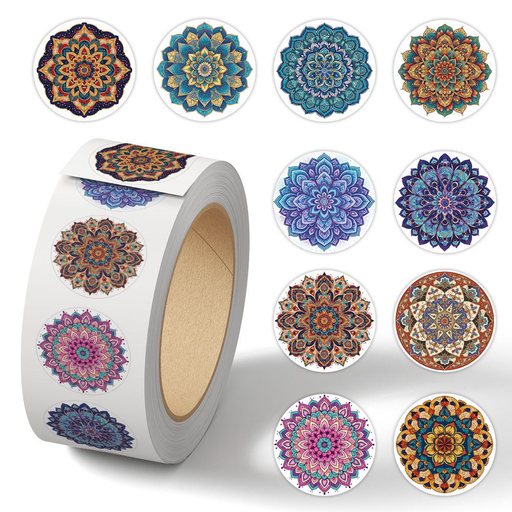 Cartoon Holiday Gift Sealing Stickers - 500 Self-Adhesive Journal Stickers per Roll