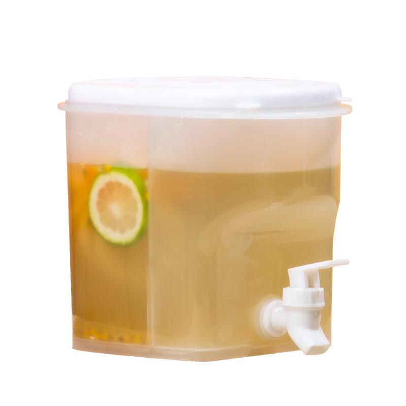 2.5L Plastic Cold Water Pitcher with Lid and Measuring Scale