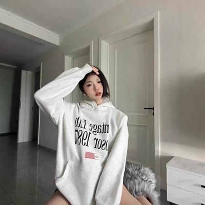 Свитшот с капюшоном светло-серого цвета для женщин, свободный нишевый дизайн с принтом, ленивый стиль, топ с круглым вырезом для женщин