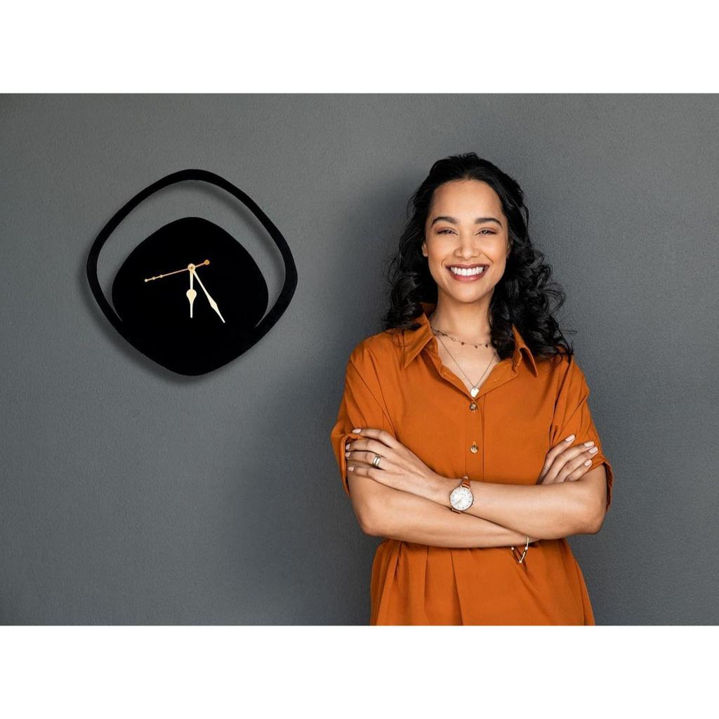 Настенные часы для дома, офиса, гостиной, спальни, детской комнаты и кухни | Большой размер, стильный, новейший домашний декор | (33 X 33 СМ) | Черный цвет (Включенная батарея)