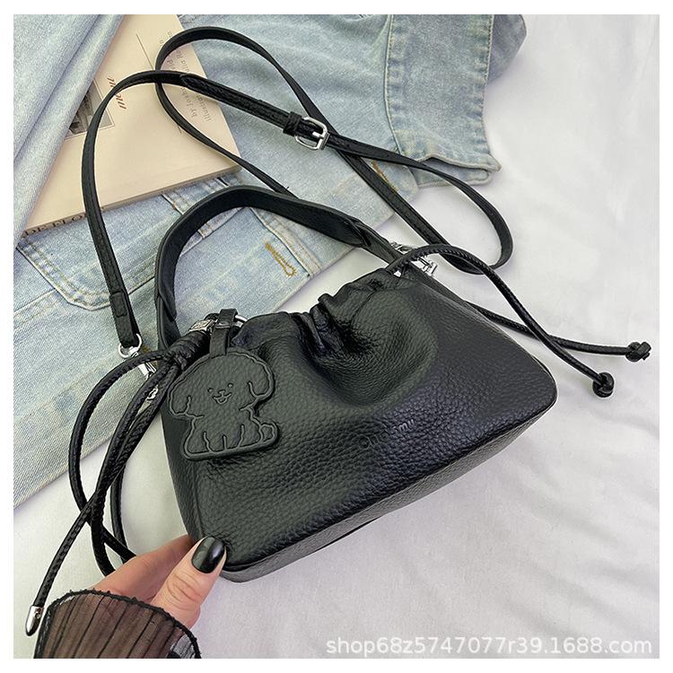Light Luxury Texture Bag Women's Bag 2025 Summer New Pleated Strap Bucket Bag Fresh One-shoulder Crossbody Cloud Bag