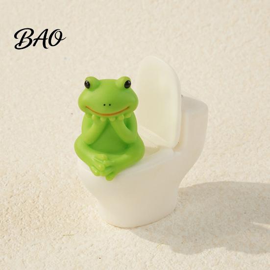 Unique Shelf Display Items 2Pcs Resin Meditation Pig And Frog Figurines, Funny Toilet Animal Ornament for Desktop Birthday Gift Kids Bookshelf Decor,