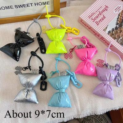 Монетницы, зажимы, брелоки – Брелоки