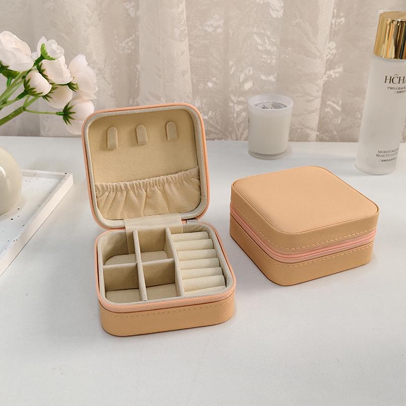 Компактный дорожный футляр для ювелирных изделий: Мини-хранилище для серег, ожерелий, колец