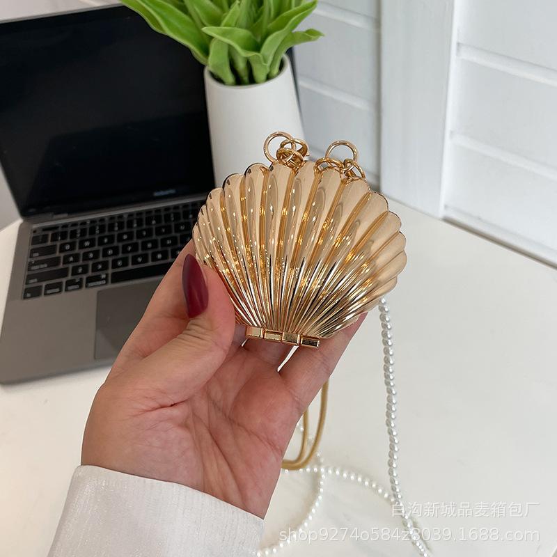 French Niche Design Manufacturer Chain Mini Bag Women's 2025 New Personalized Explosion Messenger Shell Bag
