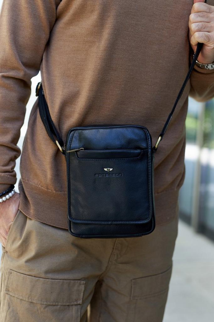 Men's urban messenger bag made of natural leather - Peterson
