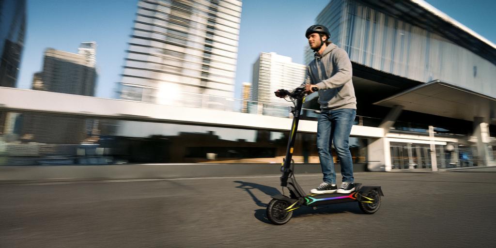 OOTD SR1 Electric Scooter, 1400W Peak Power, 70km Max Range, 48V 20Ah Battery, 10-Inch Tires, Dual Suspension, Front & Rear Disc Brakes, 4 Speed Modes