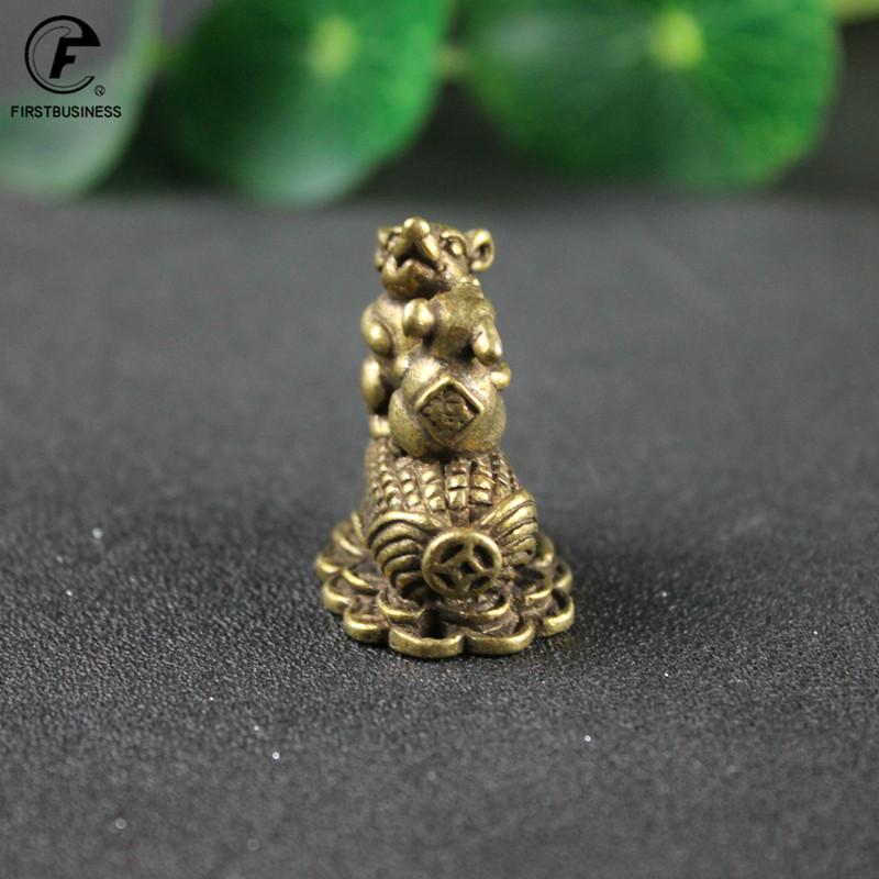 Vintage Copper 2021 New Design Corn Rat Kiss Love Figure Small Ornaments Brass Corn Mouse Heart Desk Decoration Keychain Pendant