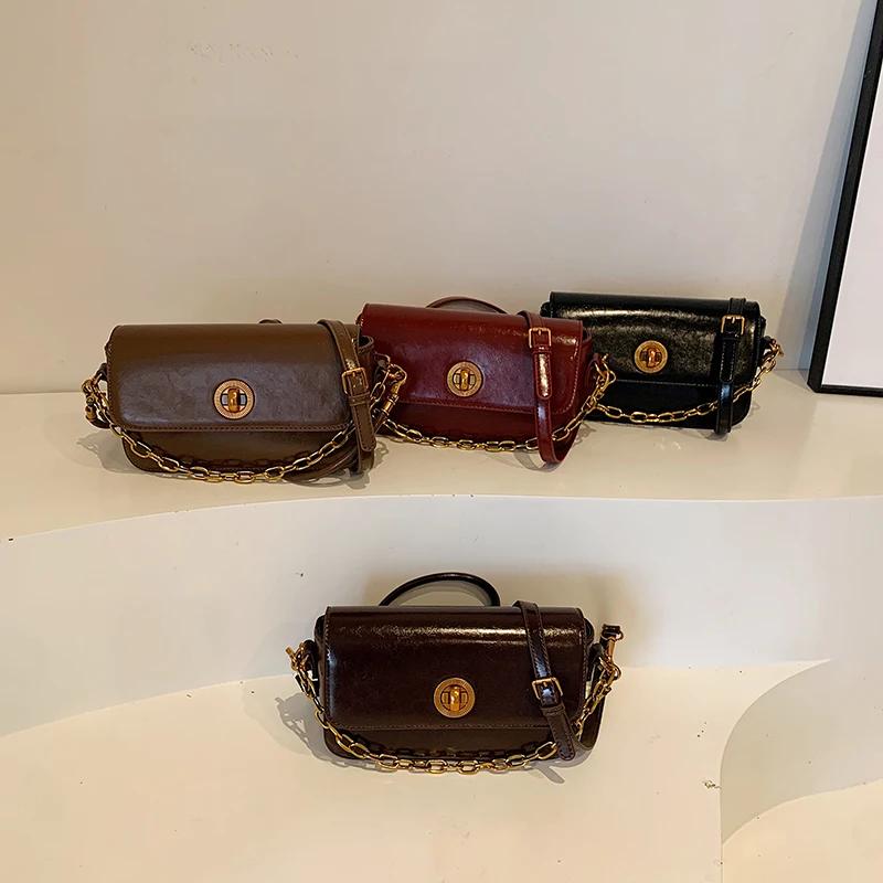 2025 Spring Hot Style Glossy PU Square Shoulder Bags Solid Hasp Chains Popularity Retro Classic Style Crossbody Bags for Women