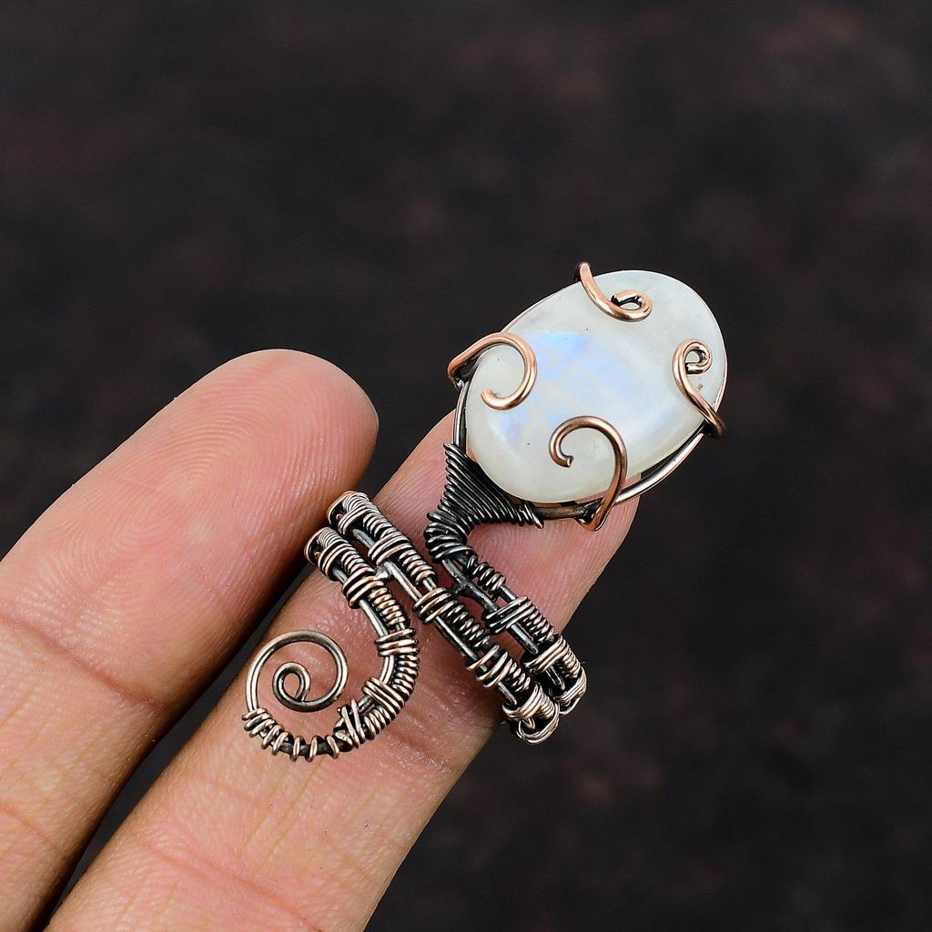 Кольцо с радужным лунным камнем Медная проволока Кольцо с драгоценным камнем Регулируемое кольцо Медные украшения ручной работы Дизайнерское кольцо для подарка Ювелирные изделия в проволочной упаковке