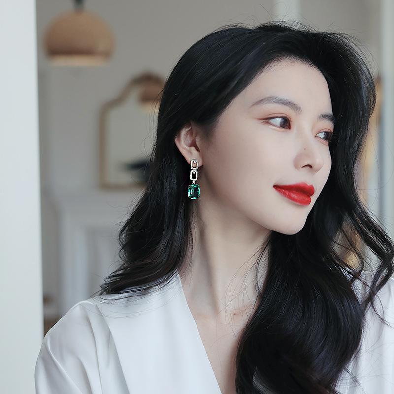 Блестящие зеленые серьги для женщин. Простые квадратные серьги с геометрическим узором на каждый день.
