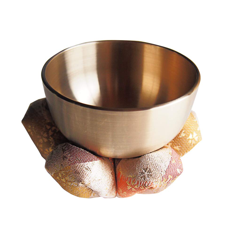 Japanese-made bell cushion, elegant white tea, suitable for use with bells (flower-shaped, size 2, 10cm diameter)