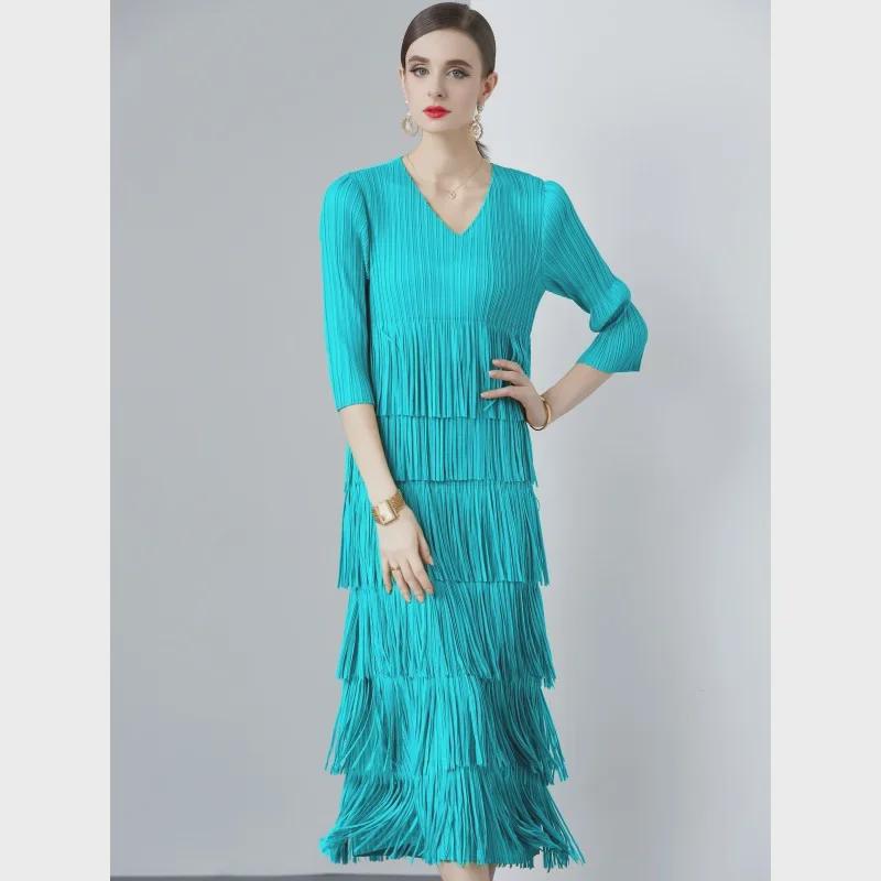 Miyake 2024 V-образный вырез с длинными рукавами и кисточками плиссированное платье
