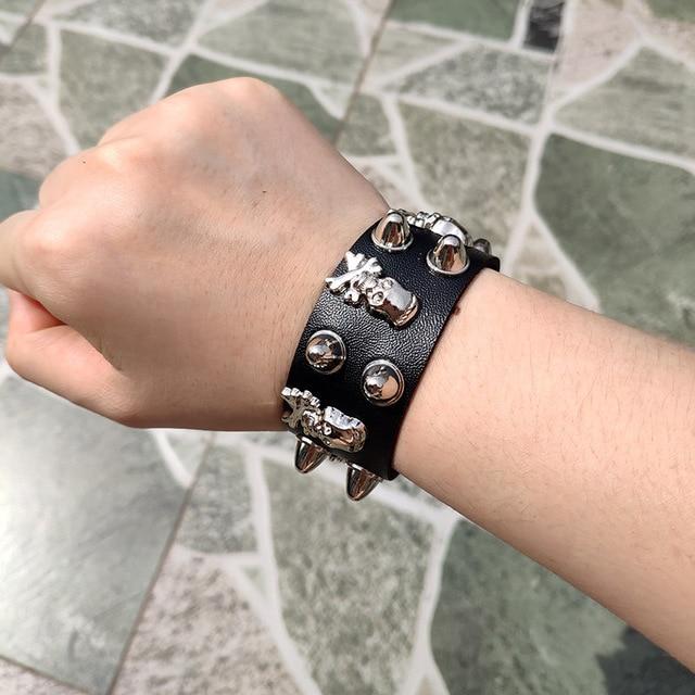 Черный кожаный браслет-браслет-манжета, готический готический бар, панк-браслеты для женщин и мужчин, браслеты, можно регулировать, ювелирные изделия