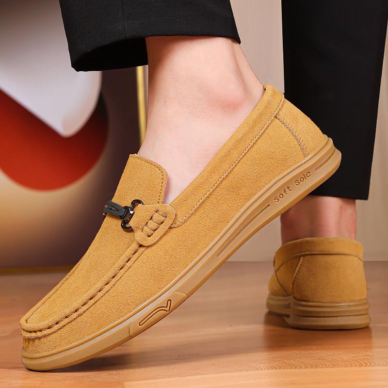 Fashion 2025 New Suede Leather Loafers Fashionable Versatile Business Dating Men Leather Shoes Comfortable Flats Anti Slip Driving Shoes
