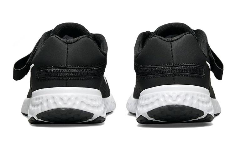 Kids' Sneakers Nike Revolution 6 FlyEase 4E GS 'Black White'