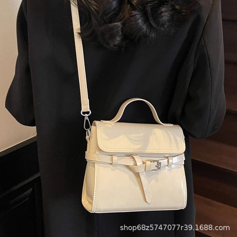 Korean version niche bag women's handbag 2025 new high-end simple small square bag commuter casual shoulder messenger bag
