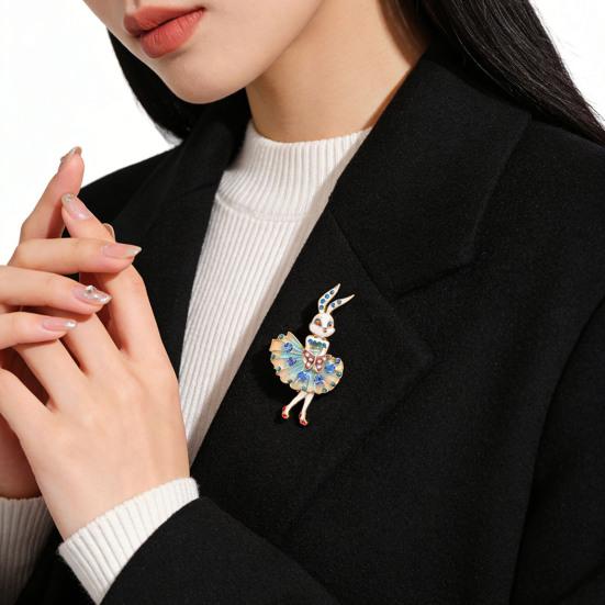 Эмалированная брошь Сверкающие стразы Вставка Дизайн танцующего кролика Булавка Сказочные украшения Костюмы Свитеры Пальто Аксессуары