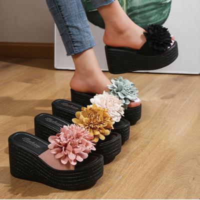 Сандалии на танкетке, женские шлепанцы, летняя пляжная обувь на платформе, тапочки с цветочным узором, женские шлепанцы на высоком каблуке, женская мода