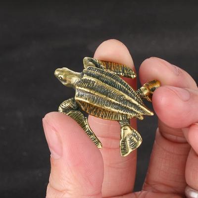 Миниатюрная фигурка черепахи из цельной латуни, чайный питомец, орнамент, статуэтка животного, украшение для рабочего стола, домашний поделочный подарок, аксессуар