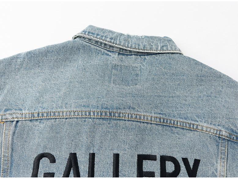 Модная джинсовая куртка Gallery Dept выцветшего синего цвета с вышитым логотипом