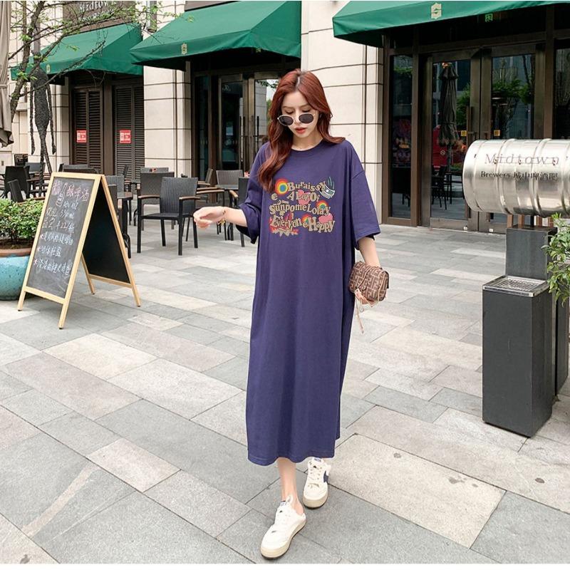 Женское повседневное платье-футболка с короткими рукавами и буквенным принтом, свободного размера, средней длины, с разрезом выше колена