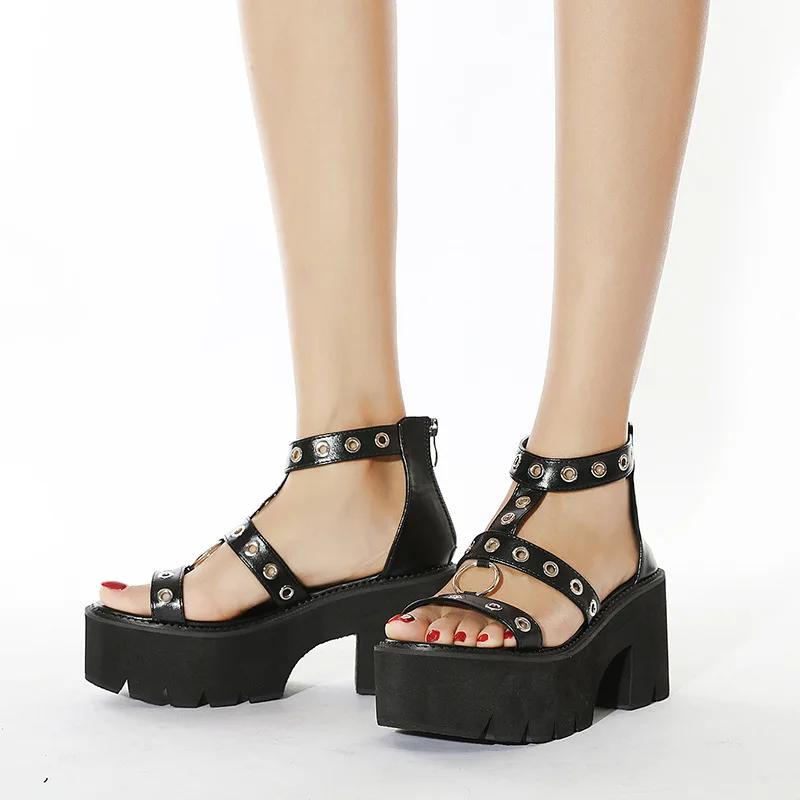 Модные новые босоножки с открытым носком, металлическим кольцом, вырезами, на высоком каблуке, на толстой подошве, римские сандалии, трендовая женская обувь