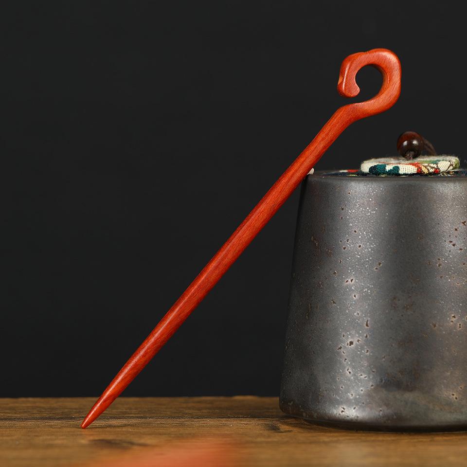 Заколка из красного сандалового дерева для прически-пучка: Элегантный древнекитайский стиль