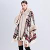 Женский oversized клетчатый вязаный кейп-шаль с флисовой подкладкой и меховой отделкой, с капюшоном, зимний накидной плащ