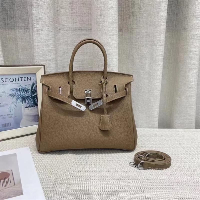 Сумка через плечо из коровьей кожи Togo с узором личи – Kelly Commuter Женская мода 2024