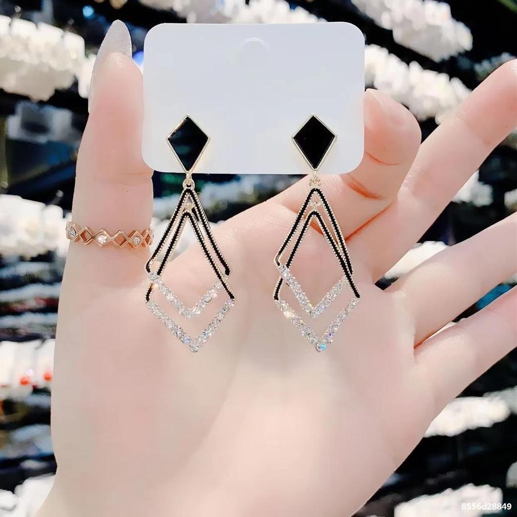 Silver needle rhombus earrings light luxury earrings full of diamonds geometric blocks high-end sense simple temperament earrings niche