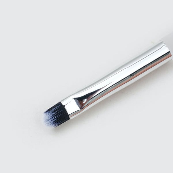 Clear Triangular Eyeshadow Brush
