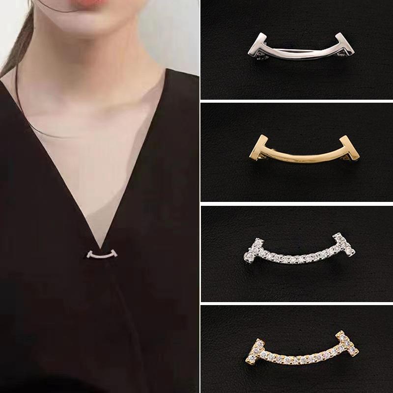Personality Smiley Face Metal Brooch Anti Exposure V-neck Buckles Accessories Versatile Small Brooch Pin Coat Buttons Ornaments