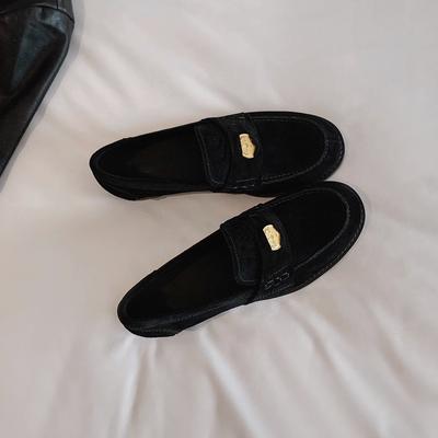 Полностью кожаные осенние женские туфли 2025 новые Amiu маленькие золотые монеты одна педаль ленивые лоферы одинарные туфли женские маленькие кожаные туфли