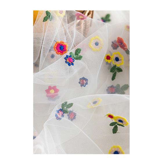 Вышитая скатерть-дорожка Вышитый цветок Тюлевая скатерть-дорожка Весна Лето