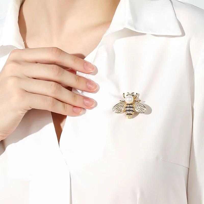 Insect Series Brooch Women Delicate Little Bee Brooches Pin Brooch Jewelry for High-grade Fashion Drip Oil Design Banquet Elegant Temperament Badge