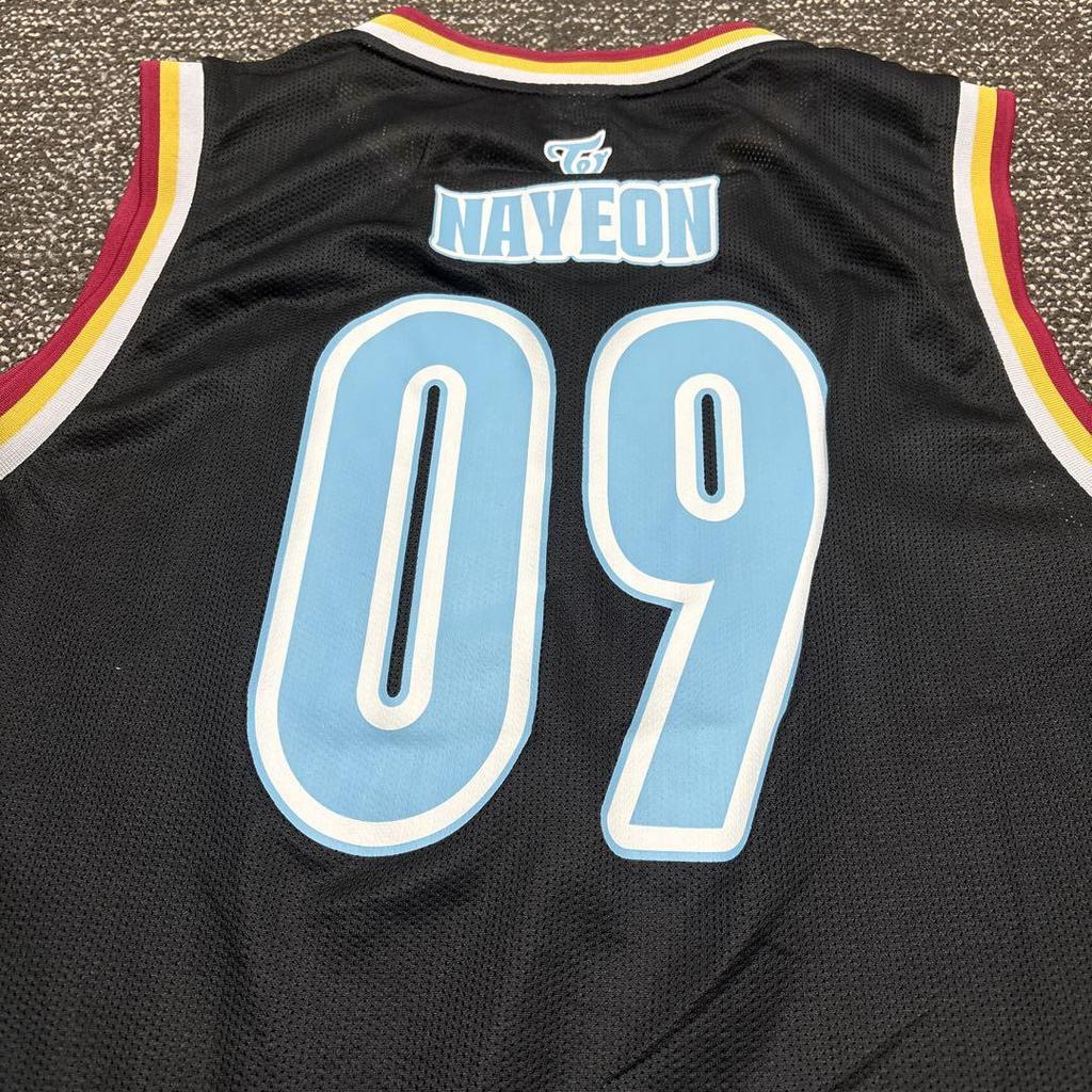 [Б/У] Майка-топ из сетки TWICE Nayeon