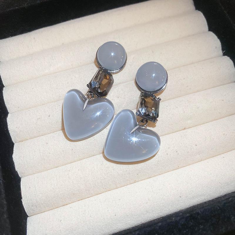 Серьги-кисточки с цветком, инкрустированным бриллиантами 'Серебряная игла' - Элегантные и модные серьги-пусеты высокого класса с уникальным дизайном