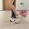 Женские новые осенние универсальные кроссовки на толстой подошве с нескользящей подошвой для маленьких людей, визуально уменьшающие размер ноги, спортивная и повседневная обувь